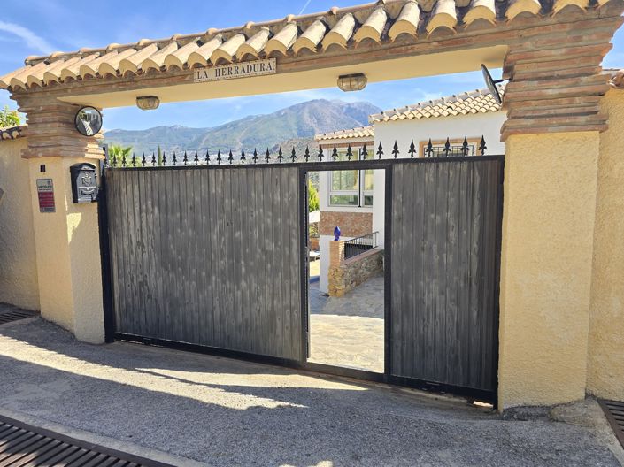 Image No.51-3 Bed Villa for sale