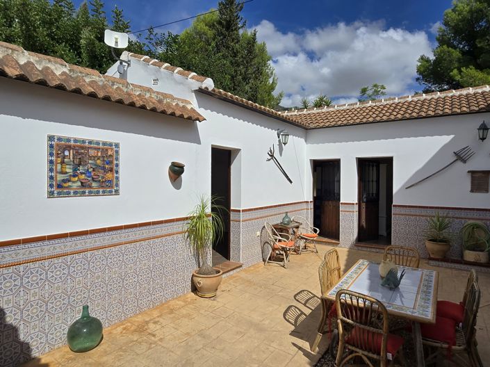 Image No.25-5 Bed Villa for sale