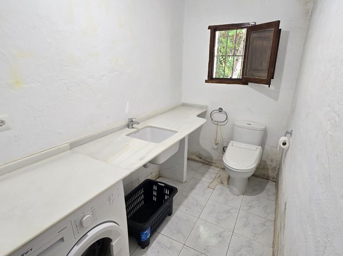 Image No.34-5 Bed Villa for sale