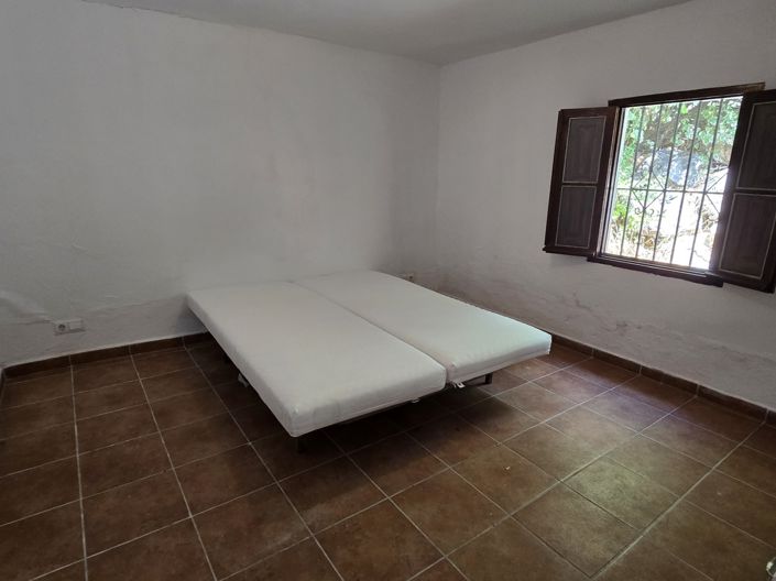 Image No.38-5 Bed Villa for sale