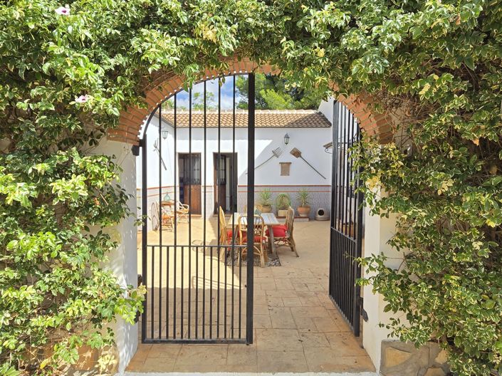Image No.10-5 Bed Villa for sale