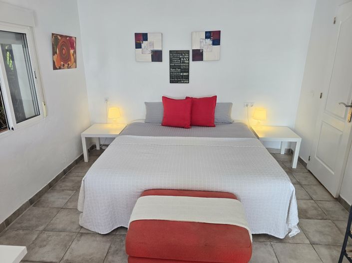 Image No.12-11 Bed Villa for sale