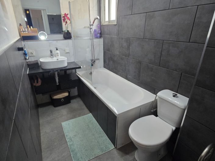 Image No.27-11 Bed Villa for sale