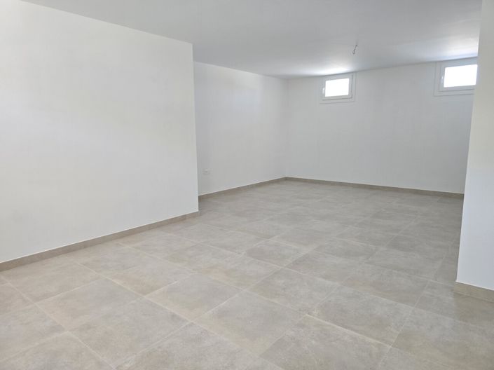 Image No.17-5 Bed Villa for sale