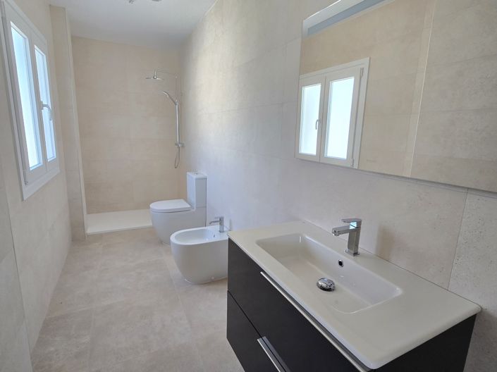 Image No.31-5 Bed Villa for sale