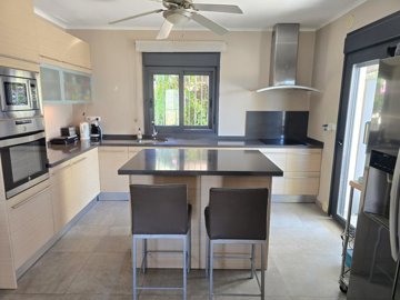 1475-villa-for-sale-in-alcaucin-55541-large