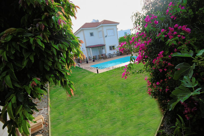 Image No.12-3 Bed Villa for sale