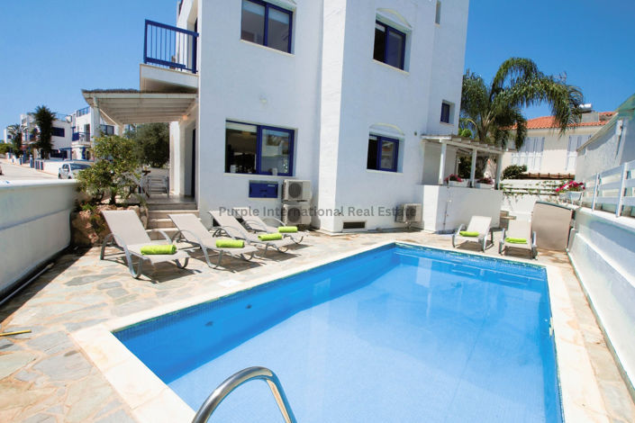 Image No.9-5 Bed Villa for sale