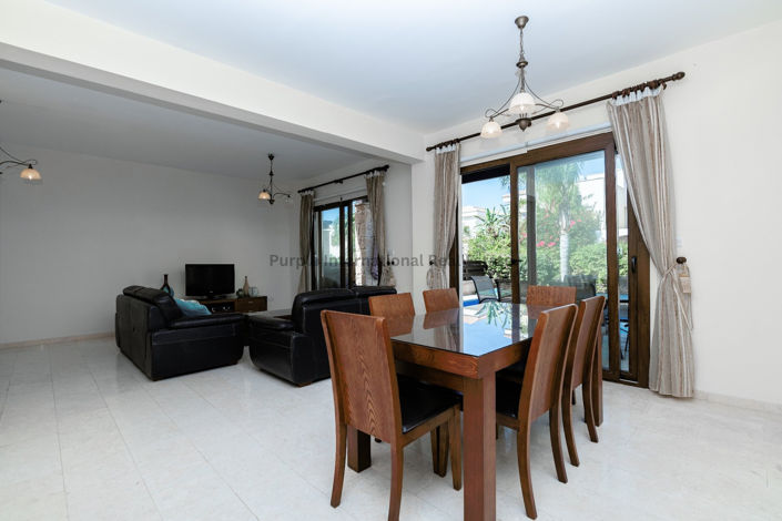 Image No.12-3 Bed Villa for sale