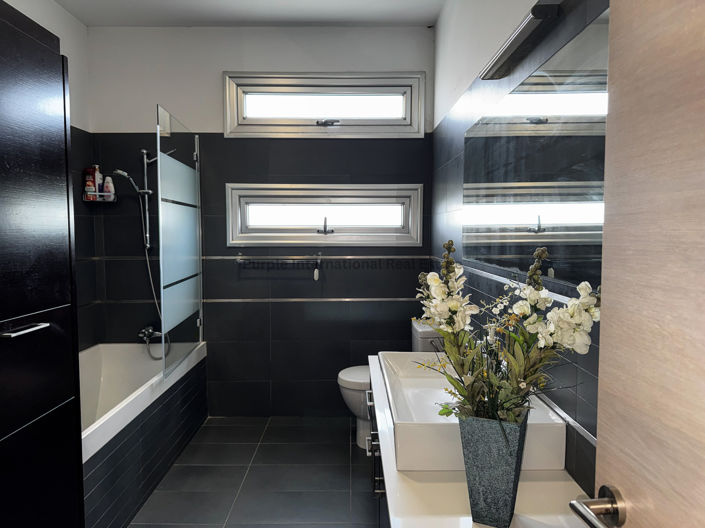 Image No.17-Villa de 5 chambres à vendre à Protaras