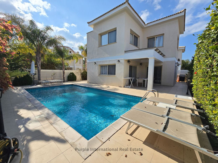 Image No.1-3 Bed Villa for sale