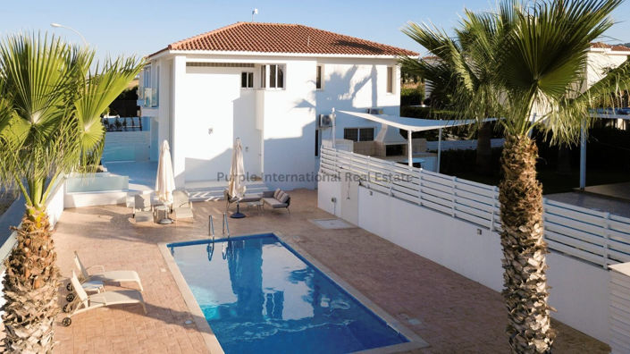 Image No.19-3 Bed Villa for sale