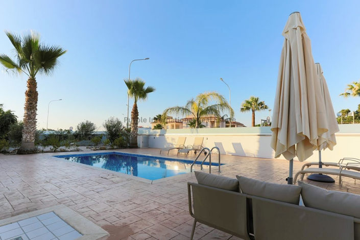 Image No.6-3 Bed Villa for sale