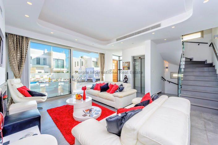 Image No.2-Villa de 6 chambres à vendre à Protaras