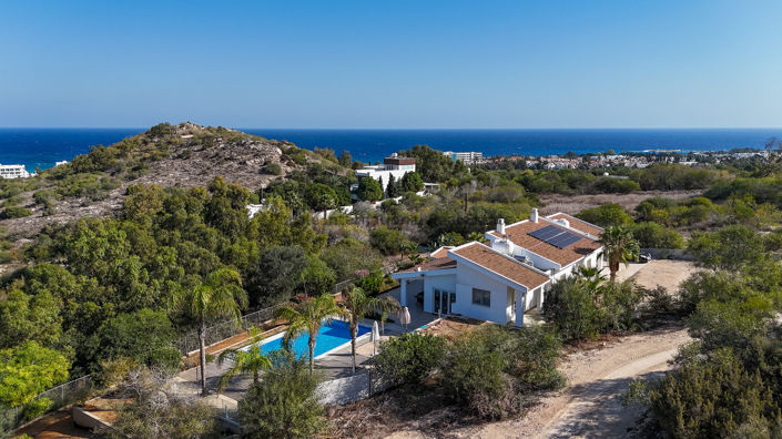 Image No.1-6 Bed Villa for sale