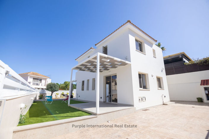 Image No.1-3 Bed Villa for sale