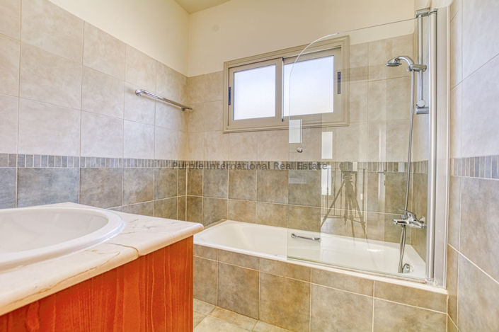 Image No.21-3 Bed Villa for sale