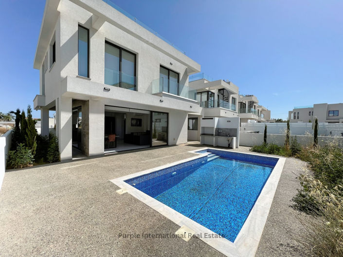 Image No.1-3 Bed Villa for sale