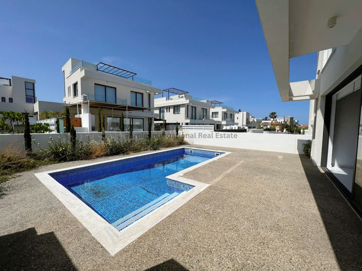 Image No.13-3 Bed Villa for sale