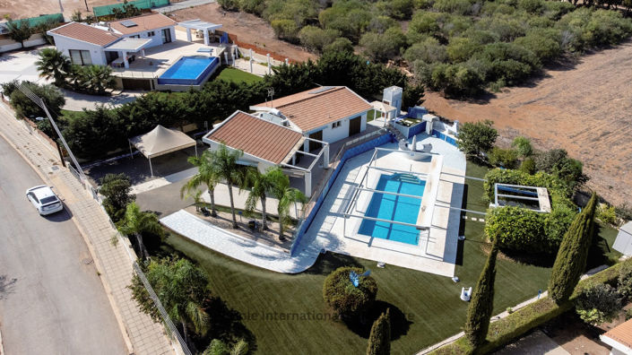 Image No.1-Villa de 4 chambres à vendre à Protaras