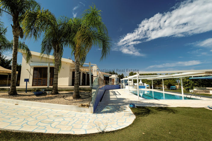 Image No.17-4 Bed Villa for sale