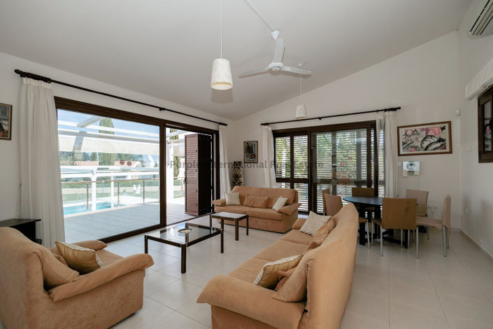 Image No.2-4 Bed Villa for sale