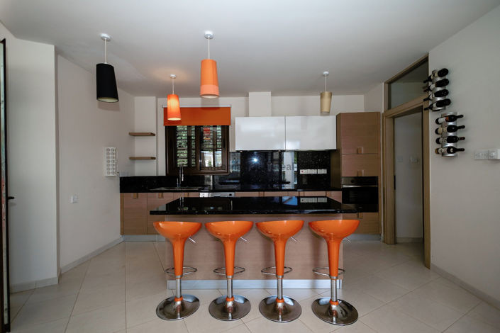 Image No.3-4 Bed Villa for sale