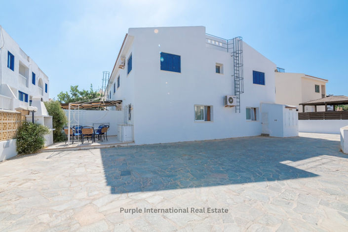 Image No.1-2 Bed Villa for sale