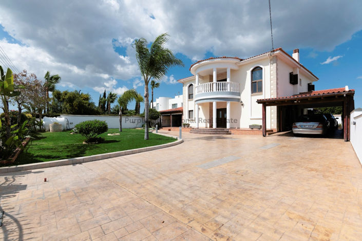 Image No.48-5 Bed Villa for sale