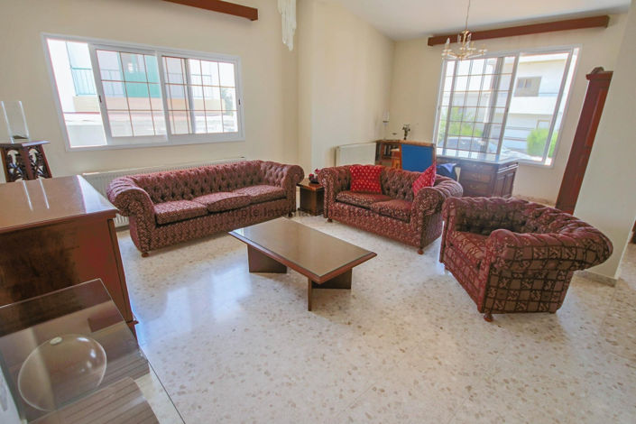 Image No.3-Villa de 5 chambres à vendre à Famagusta