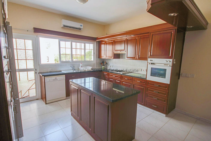 Image No.9-Villa de 5 chambres à vendre à Famagusta