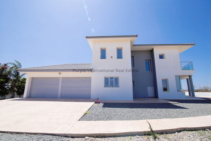 Image No.1-4 Bed Villa for sale