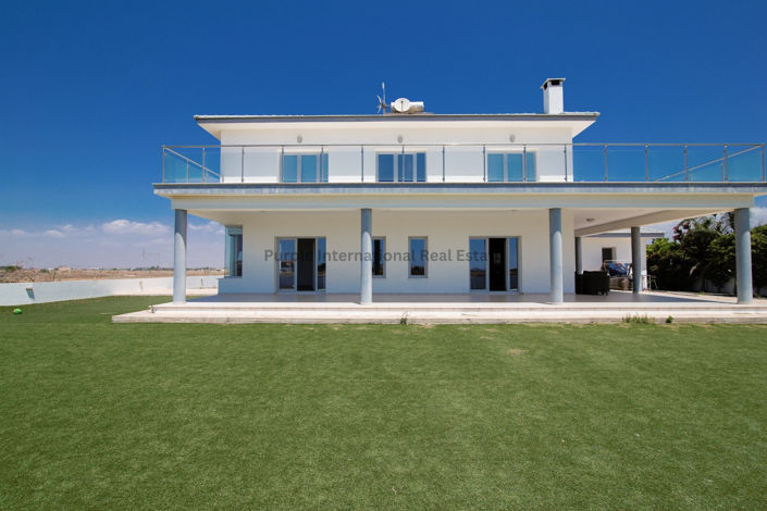 Image No.2-4 Bed Villa for sale