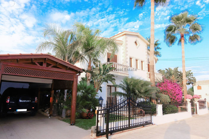 Image No.5-Villa de 5 chambres à vendre à Paralimni