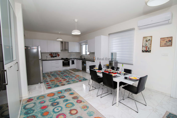 Image No.10-Villa de 4 chambres à vendre à Paralimni