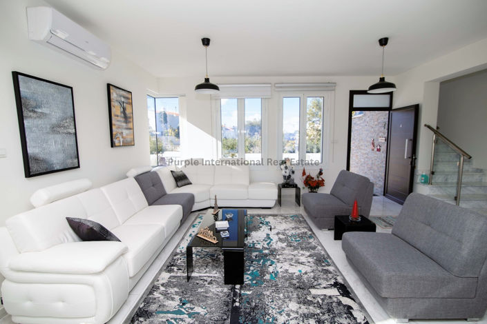 Image No.2-Villa de 4 chambres à vendre à Paralimni