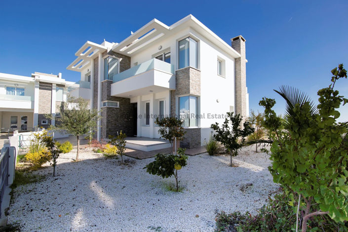 Image No.34-Villa de 4 chambres à vendre à Paralimni