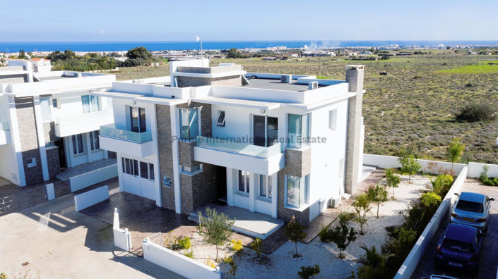 Image No.38-Villa de 4 chambres à vendre à Paralimni