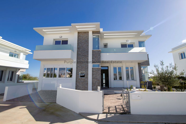 Image No.5-Villa de 4 chambres à vendre à Paralimni