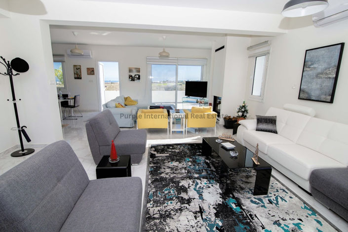 Image No.6-Villa de 4 chambres à vendre à Paralimni