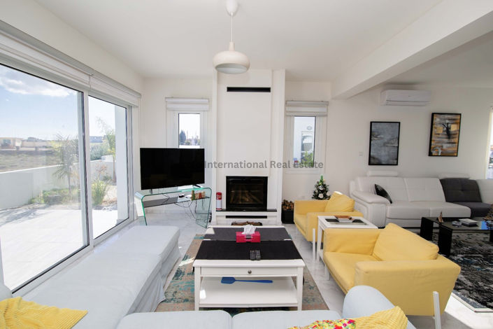 Image No.9-Villa de 4 chambres à vendre à Paralimni