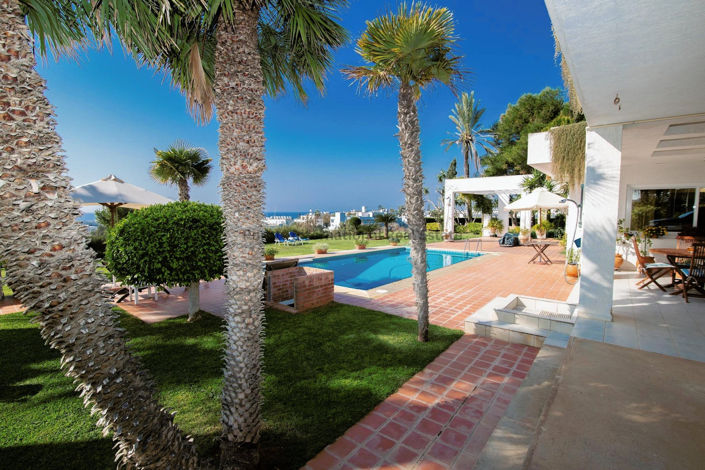Image No.1-3 Bed Villa for sale