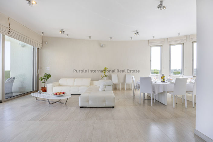 Image No.2-7 Bed Villa for sale
