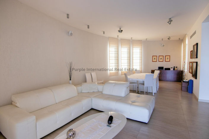 Image No.5-7 Bed Villa for sale