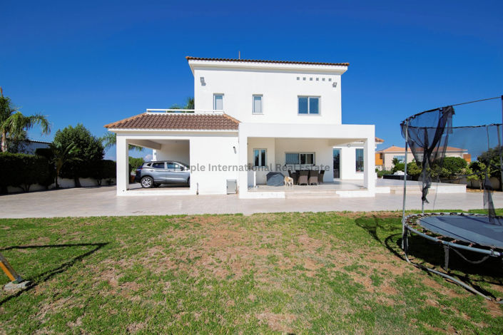 Image No.49-5 Bed Villa for sale