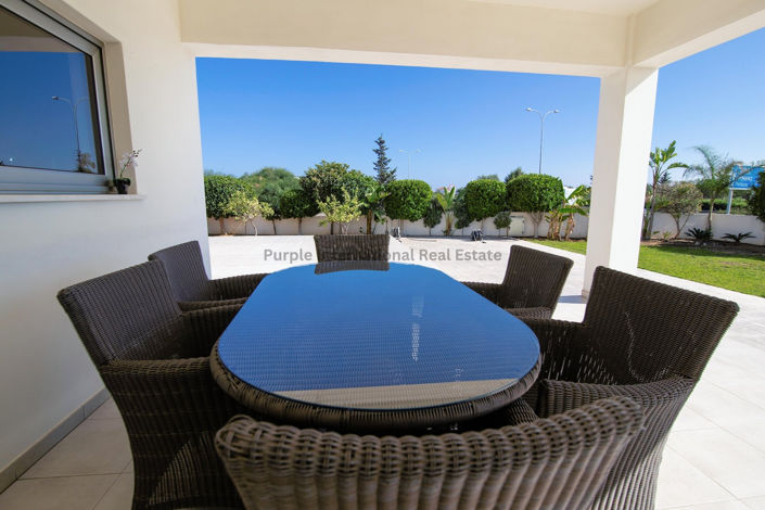 Image No.52-5 Bed Villa for sale