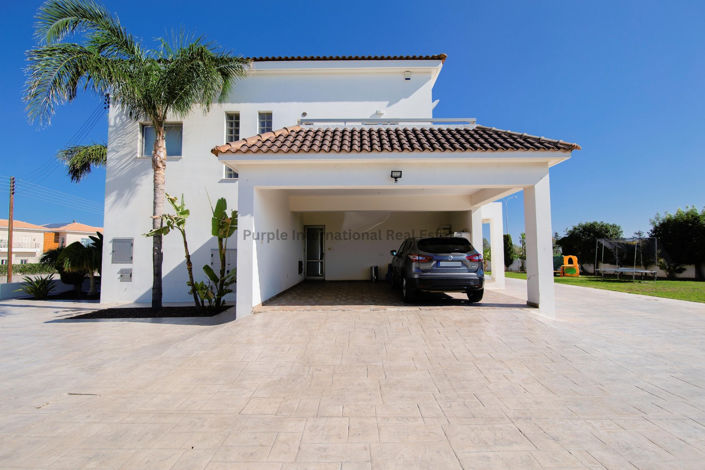 Image No.54-5 Bed Villa for sale