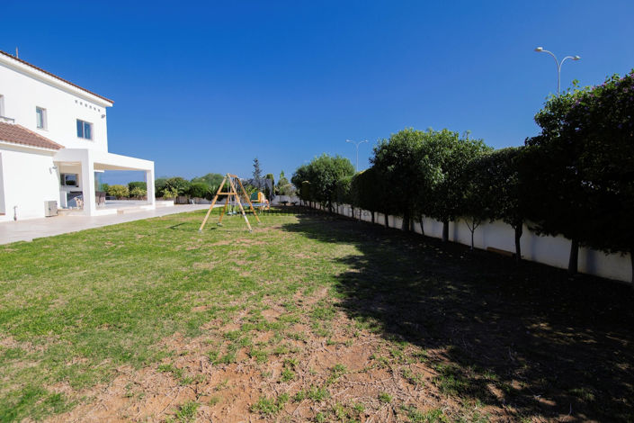 Image No.57-5 Bed Villa for sale