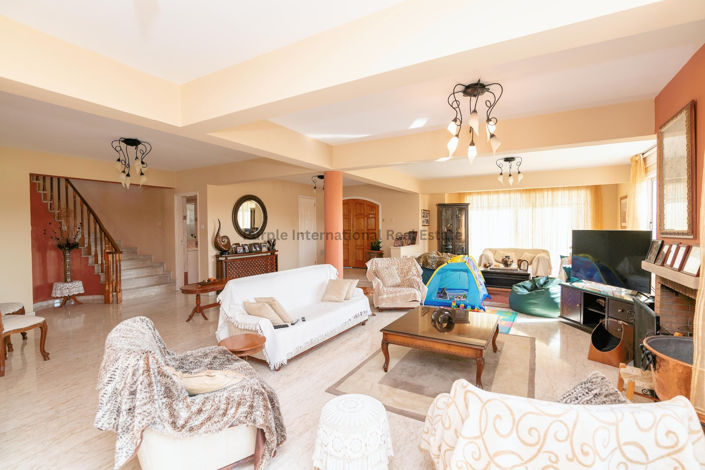 Image No.2-4 Bed Villa for sale