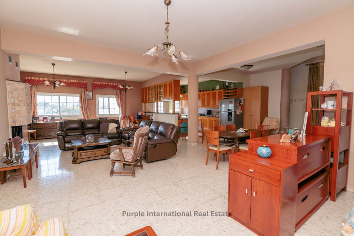 Image No.1-3 Bed Villa for sale